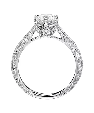 Round Cut Engagement Ring