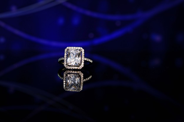 Cushion Cut Engagement Rings